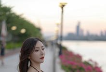 性感女秘书王馨瑶镂空丰满大胸肉丝袜美腿酒店脱丝袜-沐风文化