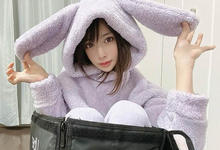 Ｈ奶现役女优「辻井ほのか」兼任Uber外送员！挺两颗豪乳徒步送餐，让人好想加点奶球！-沐风文化