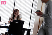 MIDE-936 前艺能人女优“仲村みう”沦为地下拍卖场泄欲工具 当着老公面前遭众人玷污-沐风文化