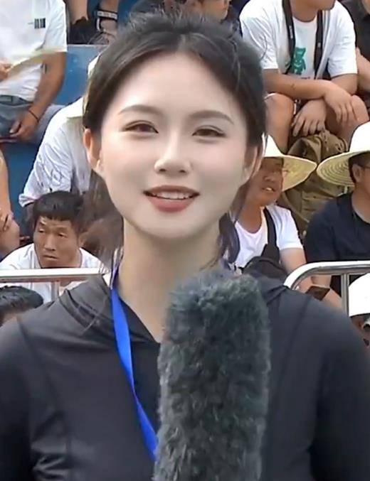 村BA女子主持人李旭涵火了，自然纯净无伤角，感觉比马凡舒还美！-沐风文化