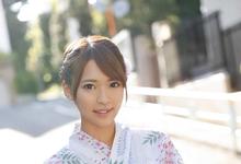 近来发片最操！东条なつ：妈妈还不知道我做的是要露屁股的工作⋯-沐风文化